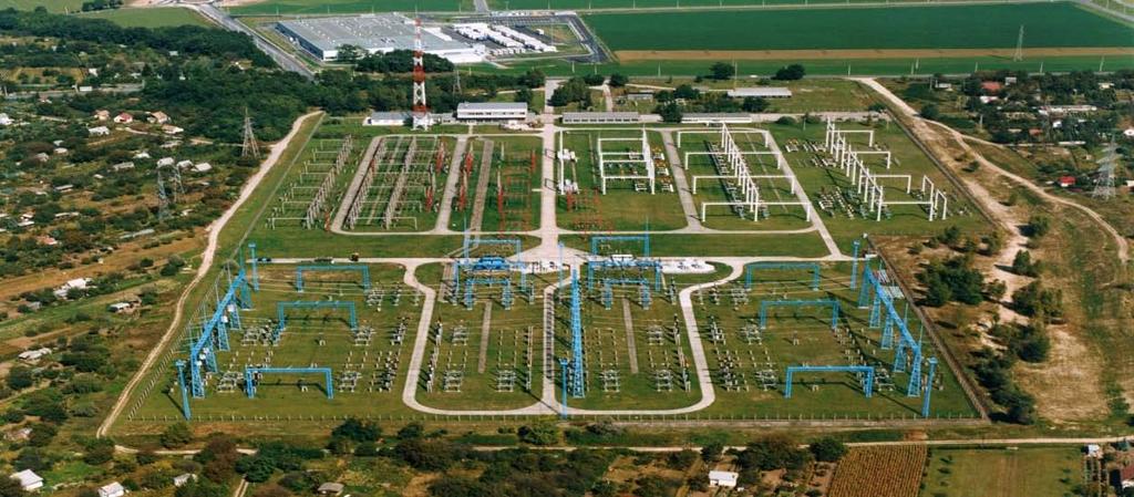 Martonvásár-Győr 400 kv-os távvezeték Nyomvonalhossz: Áramvezetők: Védővezető: Szigetelők : Oszlopok : 85 km 2x3x(2x500/65) ACSR