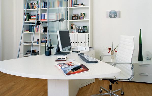 Mire használható a Synco living? A Synco living képes szabályozni, bekapcsolni, kikapcsolni és megjeleníteni szinte minden eszközt, mely az életet kényelmesebbé teheti az Ön számára.