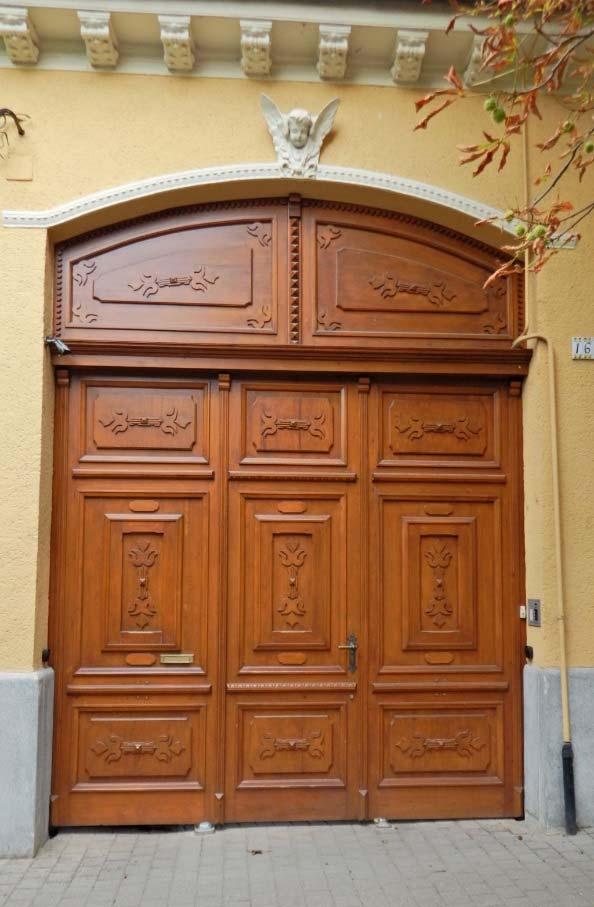 zártsorú, utcavonalas