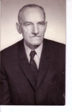 1952 53-ban saját vállalkozásban 6 mederkút épült. A kutakat a budapesti meder kutak mintájára a Duna sodorvonalának szélébe telepítették egymástól 25 méter távolságra.