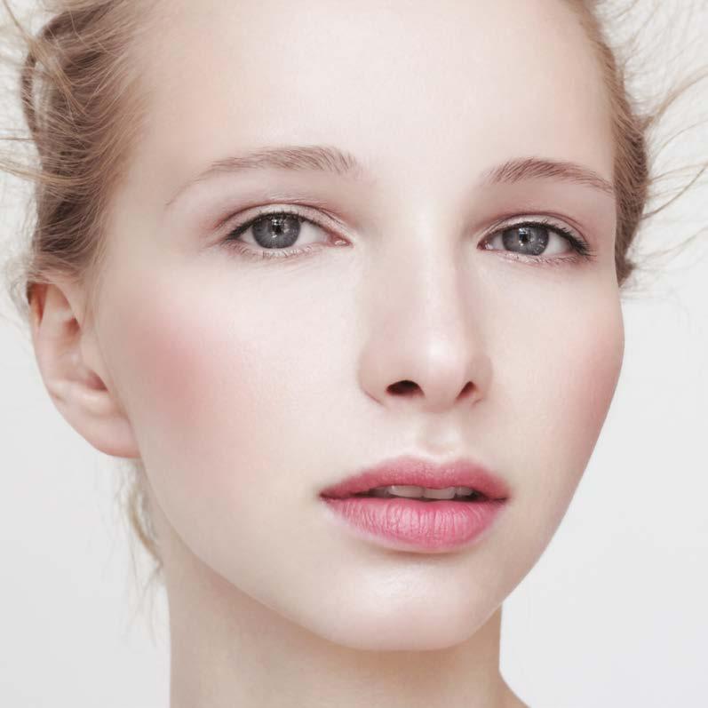 A mi titkunk: a NATURAL ROZ, BRONZER ÉS HIGHLIGHTER összetételében természetes lágyító és védő hatású.
