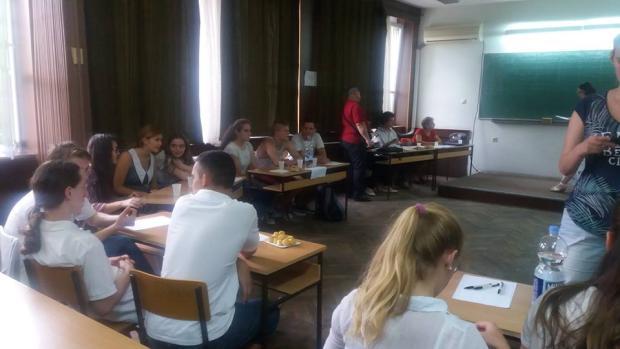 Zenta városnapi rendezvényeinek sorában szeptember 10-én a Városháza dísztermében ünnepi fogadást tartottak az általános és középiskolás Vuk-díjas tanulók részére.