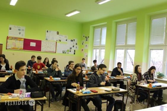 Györe Congor, Miklós Tímea, Tóth László és Bálint Dániel február 6-án a szenci gimnáziumban szervezett Oláh György Emlékversenyen vettek részt. Majdnem száz diák jelentkezett a LXI.