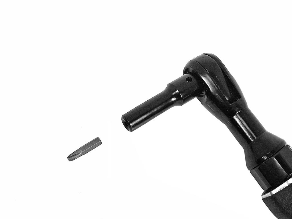 7 14 10 Montaža adapterja in vijačnih vstavkov Adapter 11 potisnite na sprejem, dokler se vzmetna krogla sprejema ne zaskočit v luknjo adapterja.