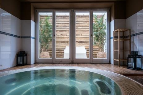 korlátlan wellness jegy is választható 30 eur/hét áron.