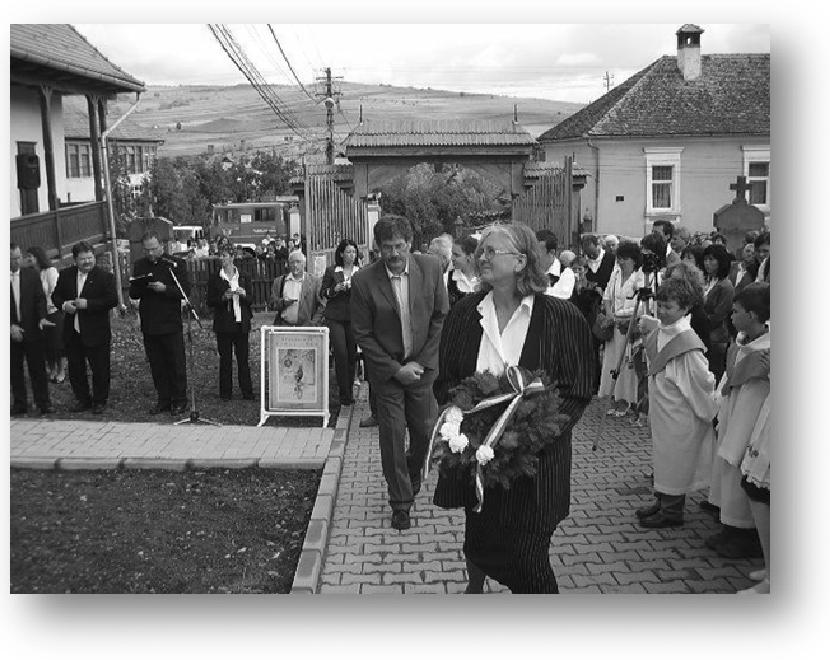 Dunaszerdahelyi Szakközépiskola Március 15-én a helyi szervezet részt vett a város által szervezett megemlékezésen.