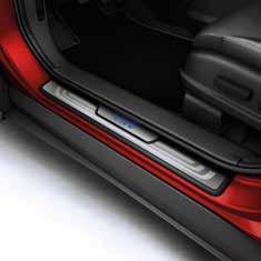 39 38 : OPTIONS EREDETI HONDA KIEGÉSZÍTŐK AZ ÉLET VÁLASZTÁSOK SOROZATA Igazítsa saját elvárásaihoz a CR-V-t Eredeti Honda Kiegészítők és felszereltségi csomagok széles skálájából válogathat.