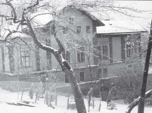 A svájci származású vállalkozó família egészen az 1921-ig megtartotta az épületet.