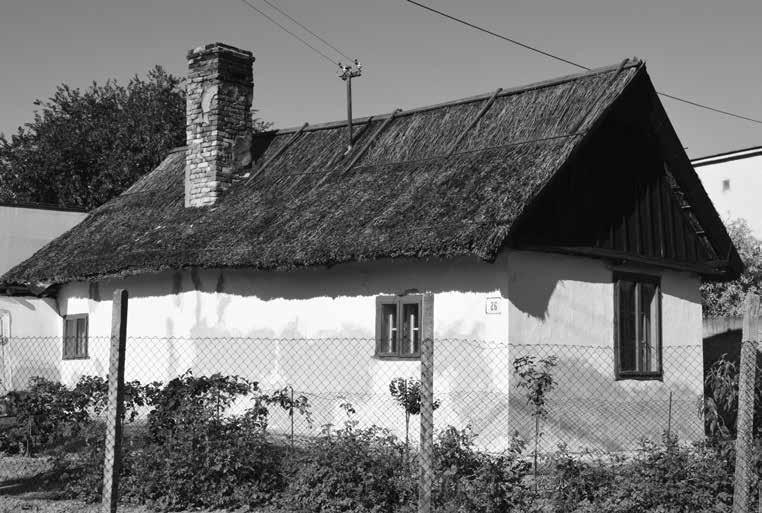 I.Településleírások Csilizradvány Čiližská Radvaň templomhoz tartozó többi falvak Balony és Patas részére külön kaput nyitottak a templomon, hogy a radványiaknak ne kelljen velük egy kapun bejárni.