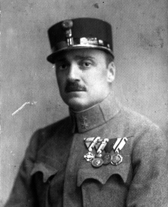 TERMÉS Nehéz idők Lázár Gyula póttartalékos főhadnagy első világháborús emlékei Lázár Gyula Gyergyószentmiklóson született 1878-ban. Az ottani szeszgyár tisztviselője (könyvelője) volt.