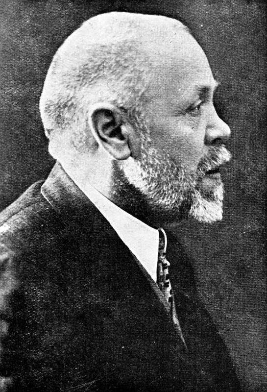 megrendelések is. 1896-ban Reinhart Gyula elnyerte a Nagy Millenniumi Érmét és az Országos Ipartestület ezüstérmét is. 12 A háború után Reinhart Gyula lett a cég egyedüli tulajdonosa.