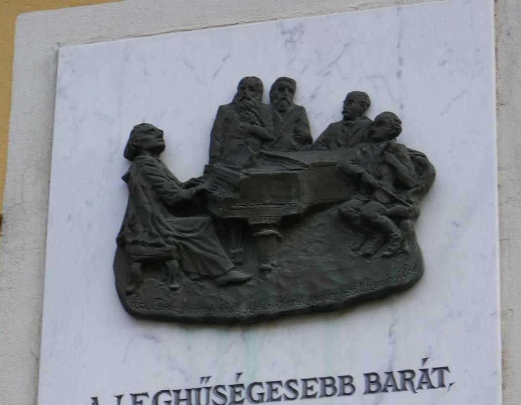 Budapestre.