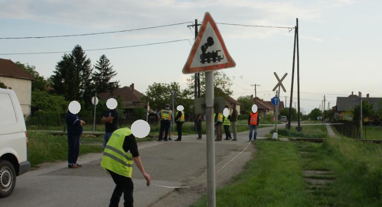 1.8 Az infrastruktúra leírása A vágány jellemzői: Ágyazat: Aljak: Sínleerősítés: Sínek: Megengedett sebesség: Megengedett tengelyterhelés: Szennyezett zúzottkő. Betonalj. Geos.