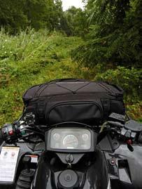 A burkolat a munkaquadoktól megszokott korrekt védelmet nyújtja, így a felcsapódó ágak, kövek nem okozhatnak sérülést sem a motorban, sem pedig a használójában.
