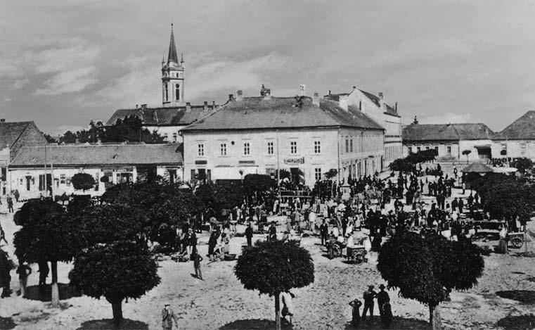3. kép: Az emeletes főtéri Nagyvendéglő díszteremmel