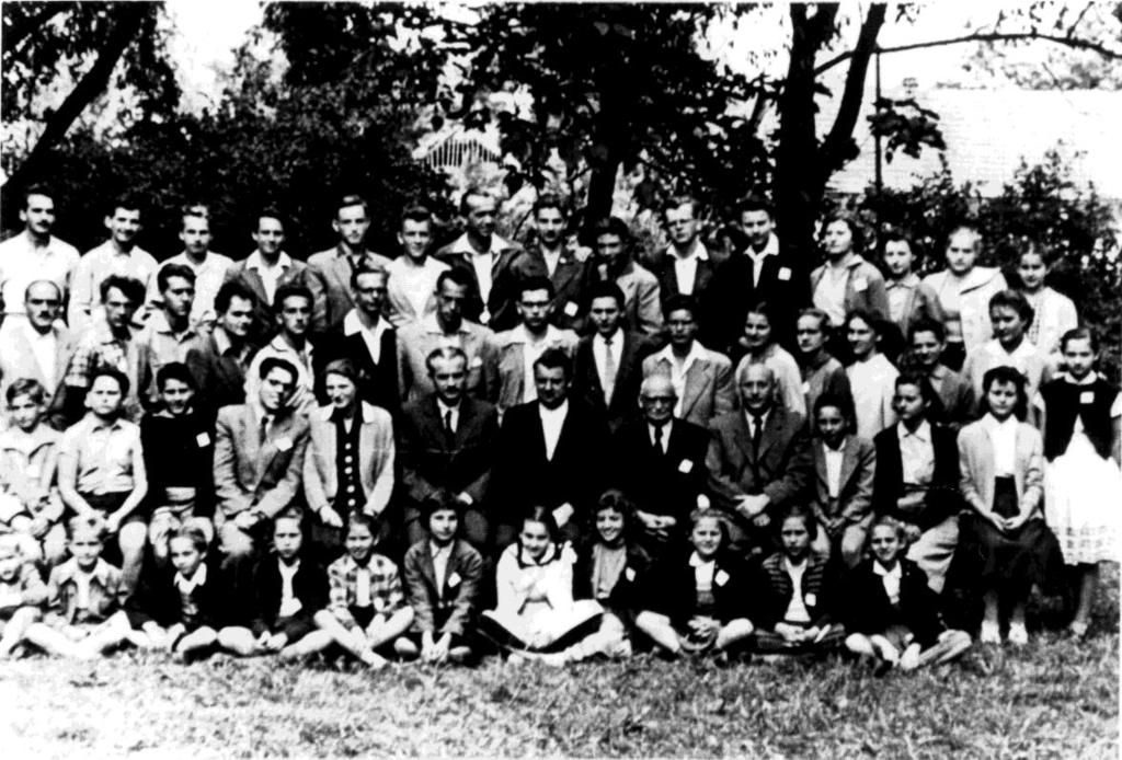 Kulcsfigura: Papgyerek-konferencia Fót 1957 A Mandák Evangélikus Belmissziói Otthonban 1957 nyarán egymást érték a négy-öt napos konferenciák, hitébresztő és hitmélyítő alkalmak. Augusztus 24-26.
