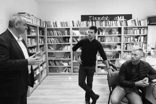 I. Értékek, értékőrzők Léva zül mindenképpen kiemelendő a gondolati emléktábla fal, ahol Müller Péter helytörténeti szakosztály vezetője gondozásában évente 3-5 lévai vagy Lévához szorosan köthető