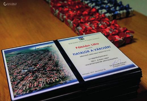 a közös hangot. Nekik jövőképet kell mutatni Bátaszéken, hogy a majd megszerzett tudásukat itthon, szülővárosukban is kamatoztatni tudják.