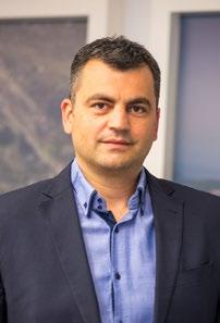 Karijeru je započeo u domaćoj advokatskoj kancelariji Vukotić-Durutović te nastavio internacionalnoj kancelariji kao pravni savjetnik 2000.