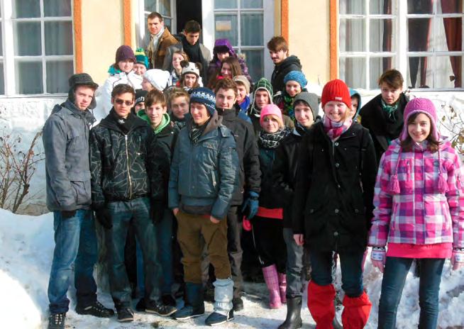 90 1 osztályok 2 A téli túra Lassan teltek-múltak év közben a napok, míg végre elérkezett a téli túra hétvégéje, amelyen részt vett velünk Rigó tanár úr is.