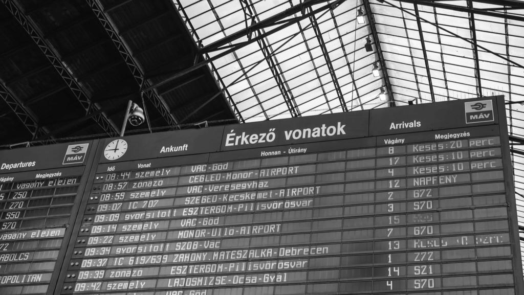 Pályafelújítások hatása: késések feláras távolsági vonatok