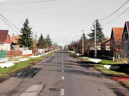 Karakteresen szabályozott főút Megemlítendő még a falu főútjának északi, Zaránkra vezető részét.