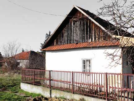 Homlokaz képzés HOMLOKZAT KÉPZÉS A település egészét szemlélve igen eltérő homlokzatképzésekkel találkozhatunk, annak függvényében, hogy a lakóház milyen építészeti stílusban épült.
