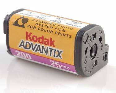 Például az 1/1,8 col átszámítva 14,11 mm, egy ilyen szenzorral szerelt digitális kamerában azonban 8,9 mm a képszenzor átlója. A furcsaság eredete az 1950-es években keresendõ.