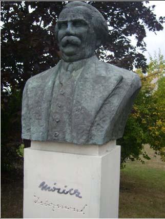 portré bronz 1986 Móricz Zs.