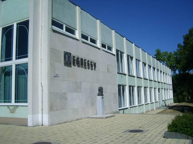1132/19 Kazincbarcika, Fő tér 5 Művelődési