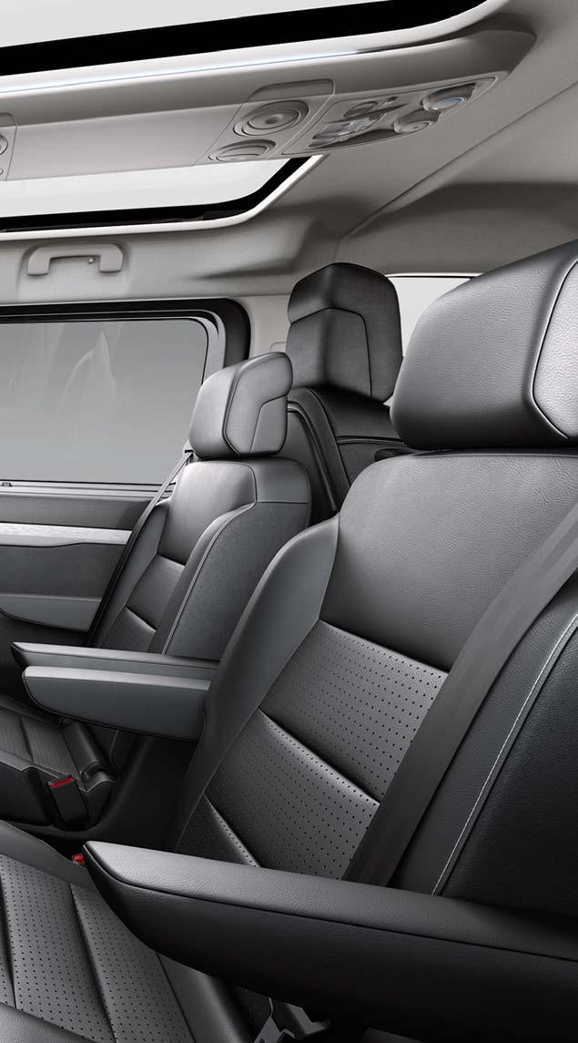 TÁGAS ÉS OTTHONOS Luxuskivitelű utasterével a CITROËN SPACETOURER BUSINESS LOUNGE valamennyi utasának kimagasló kényelmet kínál.