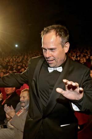 KARLOVY VARY-I FILMFESZTIVÁL 5 A csehek most önmagukat ünnepelték Karlovy Varyban A nagy füzet szereplése óta gyakorlatilag nem telhetett el év a Karlovy Vary-i Filmfesztiválon magyar premierfi lm