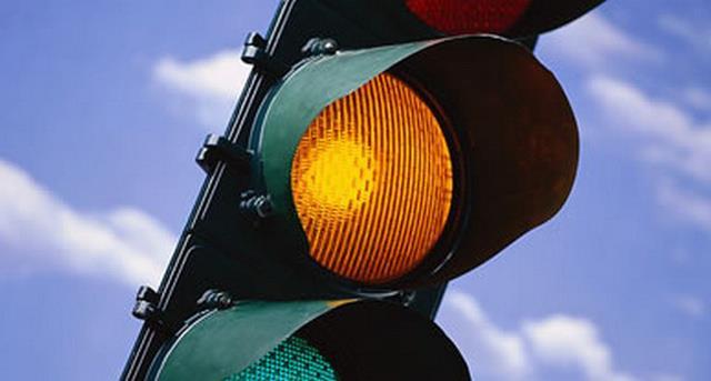 Irányítási utasítások és azok betartása Közúti közlekedés Gépi úton ellenőrzött utasítások jelzések révén.