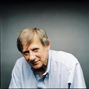 Christopher Alexander Biográfia Építészeti tervezés Bibliográfia 1936 Született: Bécs, Ausztria University of Cambridge: BSc diploma: Építészet, MSc diploma: Matematika Harvard University: PhD