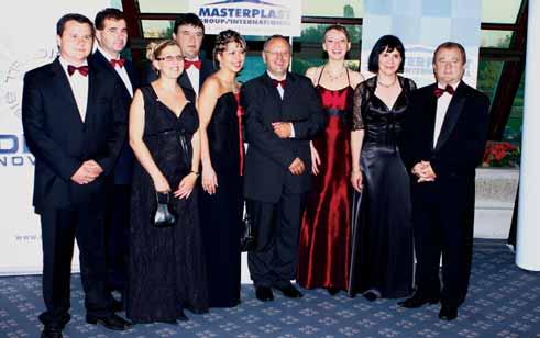 Leányvállalat bemutatkozik Bemutatkozik: MASTERPLAST YU» A MASTERPLAST YU dolgozói a Biznis Partner 2008 díjátadóján Bunford Tivadart, a MASTERPLAST YU szerbiai vezetőjét a vállalat sikereiről és