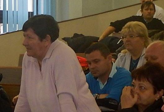 A másik fontos kritérium pedig a beinduló autópálya- illetve vasútépítések, amelyekkel remélhetőleg új megrendelésekhez jut a cég, és végre ismét üres kocsi hiány okoz majd problémákat.