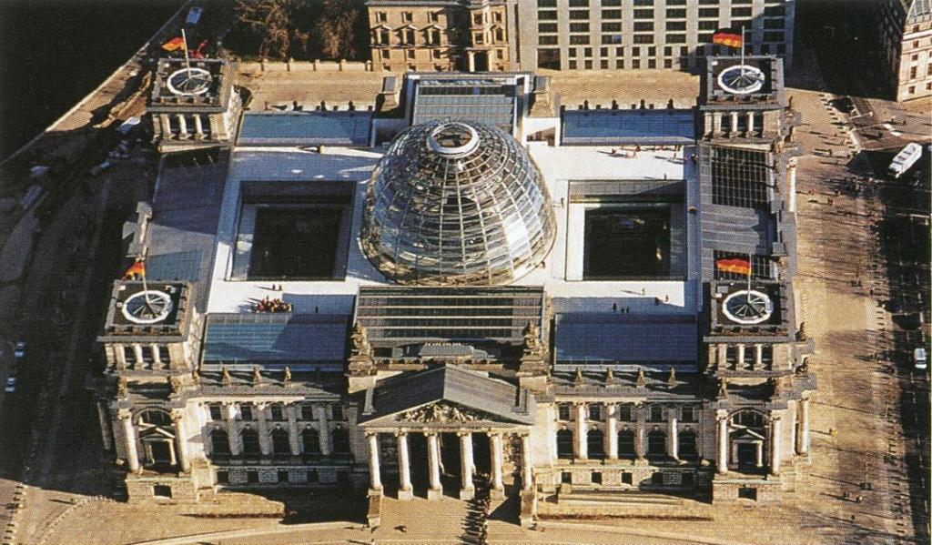 lokális kisközösségek kulturális épületei) és lakóépületekhez, mindkét előző esetben igen