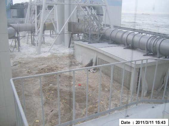 A tervezési cunamimagasság 5,7 m volt (ez már módosított, növelt érték) Fukushima