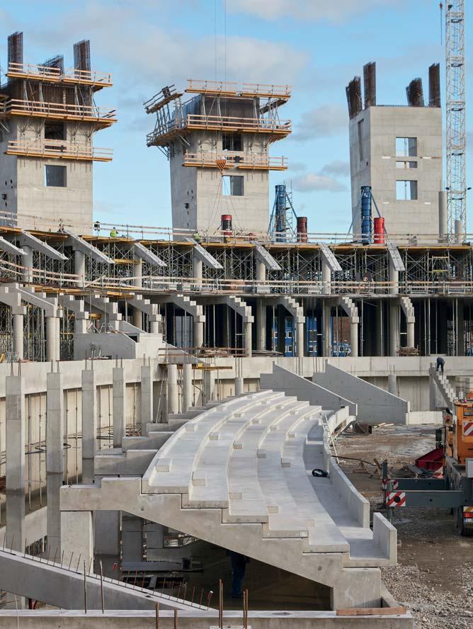 monolit szerkezet, előregyártott vasbeton elemek, acélszerkezet, CFA cölöpök, speciális zsaluzatok delkezésünkre, hogy a stadion vasbeton szerkezetei elkészüljenek.
