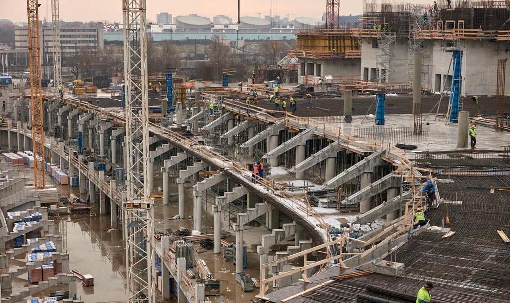 monolit szerkezet, előregyártott vasbeton elemek, acélszerkezet, CFA cölöpök, speciális zsaluzatok pilonfalak adják, ezt egészítik ki az alsó szinteken a sugárirányban elhelyezett 60 cm-es
