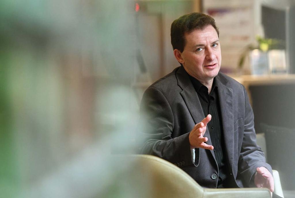 Interjú Kovács Lászlóval SZERZŐ: BOGDÁN ZOLTÁN FOTÓ: REVICZKY ZSOLT Három (radio)aktív mérnöki