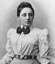 2 TÖRTÉNETI ÁTTEKINTÉS E. Noether (1915): szimmetriák és megmaradási törvények.
