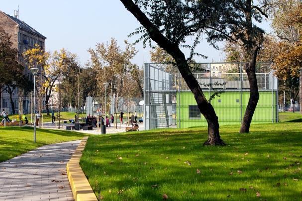 park kivitelezési, fenntartási fázisában,
