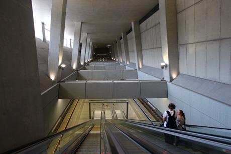 A 4-es metró Rákóczi téri állomása is megnyílt, mely kiváló közlekedési kapcsolatot biztosít a belváros és a Keleti pályaudvar irányába.