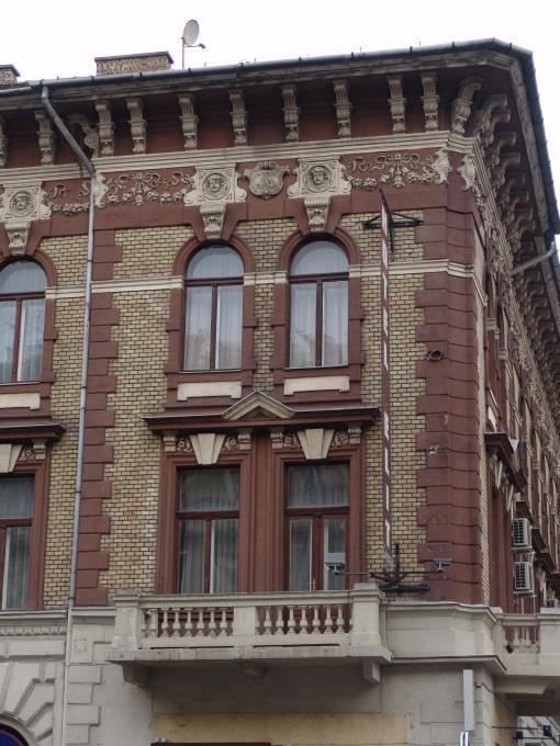 Helyi védelemre javasolt építészeti értékek Mivel helyi védettséget eddig szinte csak palotanegyedi házak kaptak, ezért az önkormányzat feladata a közeljövőben a kerületben található további