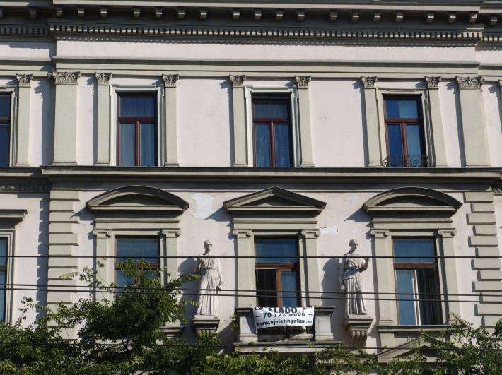 Meglévő nyílászáró cseréje: - Ablak és ajtó esetén az eredeti nyílászárók anyagát,