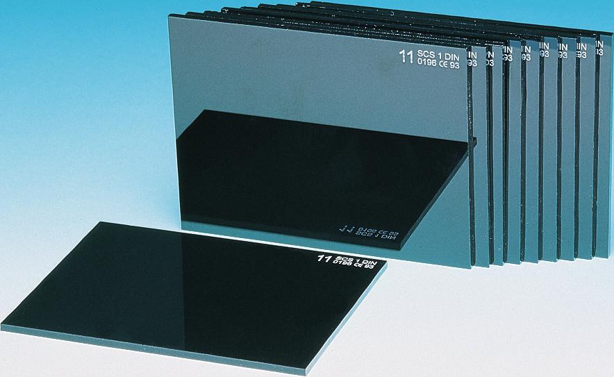 anyag belső markolaton lévő csúszka segítségével nyitható 100 x 25 mm-es nézőke segíti a munka pontosságát,