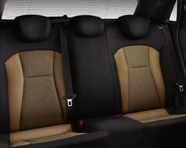 fokozatban szabályozható Audi Singleframe hűtőrács egyrészes keret a hűtőrács körül, középen fényes Audi-karikákkal Középső kartámasz elöl állítható dőlésszögű, felnyitható rakodórekesszel Fekete