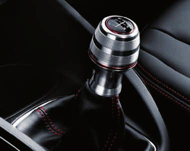 GmbH ajánlata Audi exkluzív bőrbevonatú kezelőelemek a bőrbevonatú kormánykerék-karima, váltókar és váltókar-mandzsetta bármely Audi exkluzív színárnyalatban rendelhető; varrások egyénileg