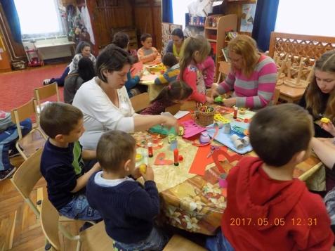 Óvodai Hírek Május 3.-án kirándulni mentünk az óvodásokkal Csongrád-Bokrosra a Vadnyugati Városba.